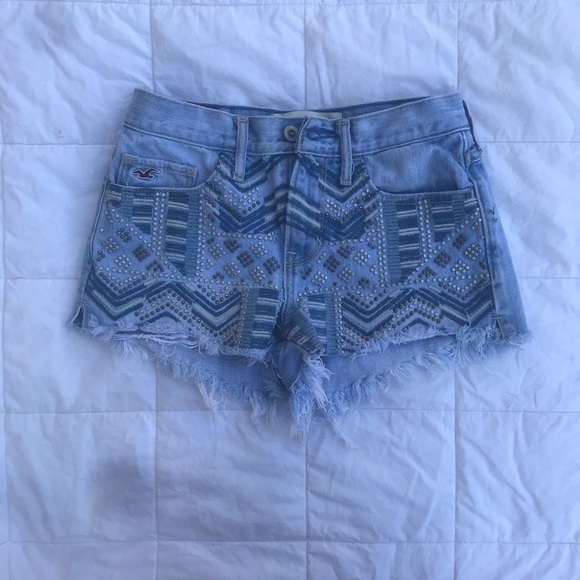 Hollister - Picture 2 of 6